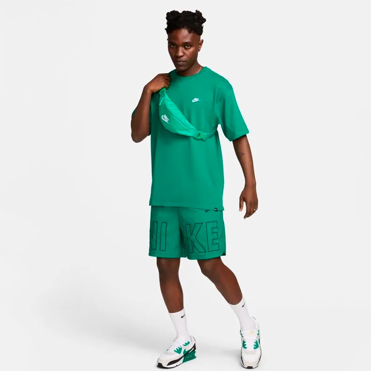 Camiseta Nike Nsw Tee Club Max Verde Fv0375365 | Espaço.con
