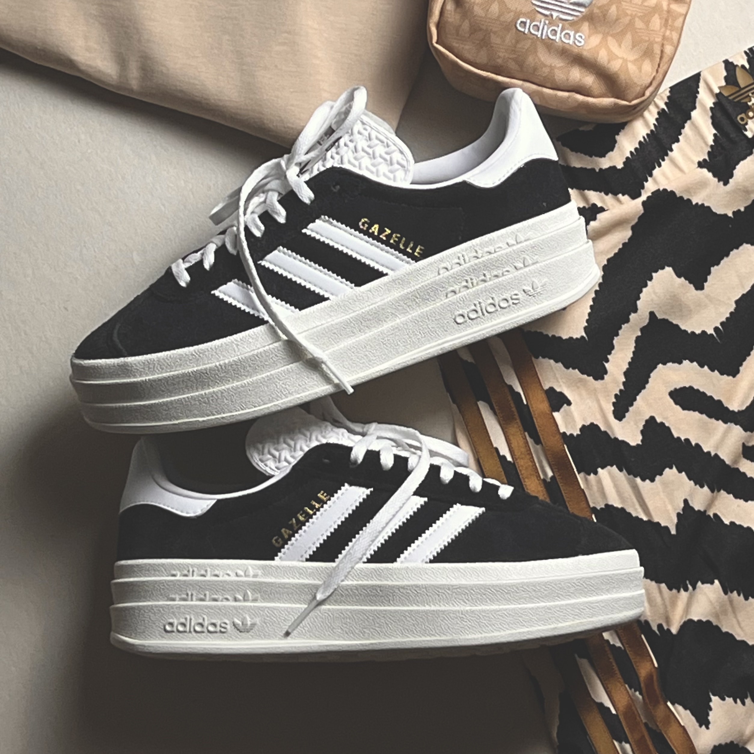 Tênis Adidas Gazelle Bold Preto Branco Hq6912 | Espaço.con