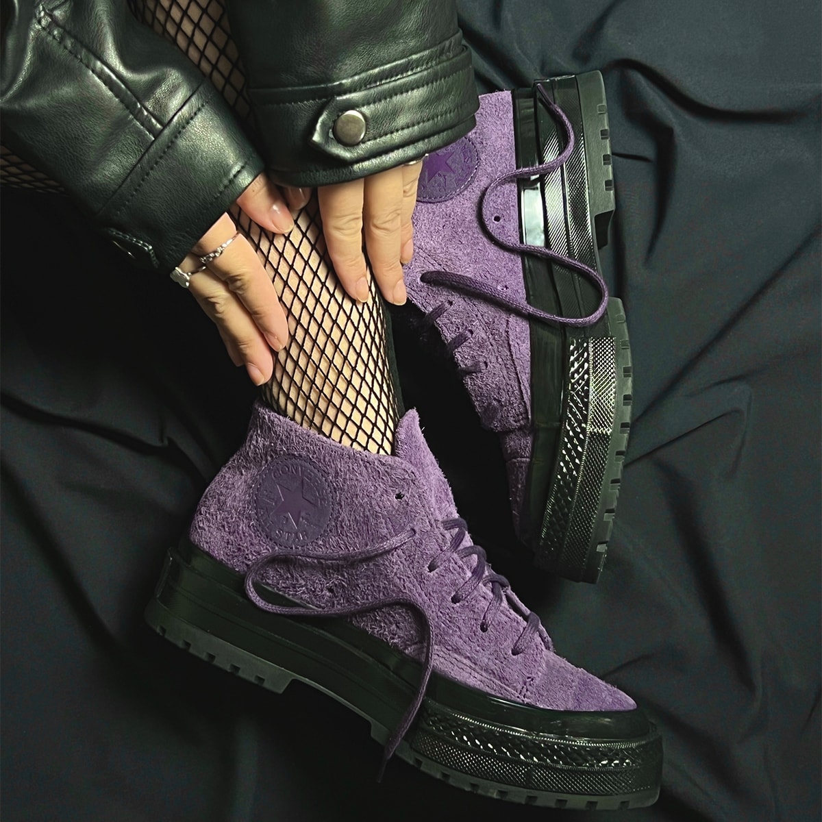 コンチュー Tênis Converse Chuck 70 National Mid Suede+ Raisin A14670c