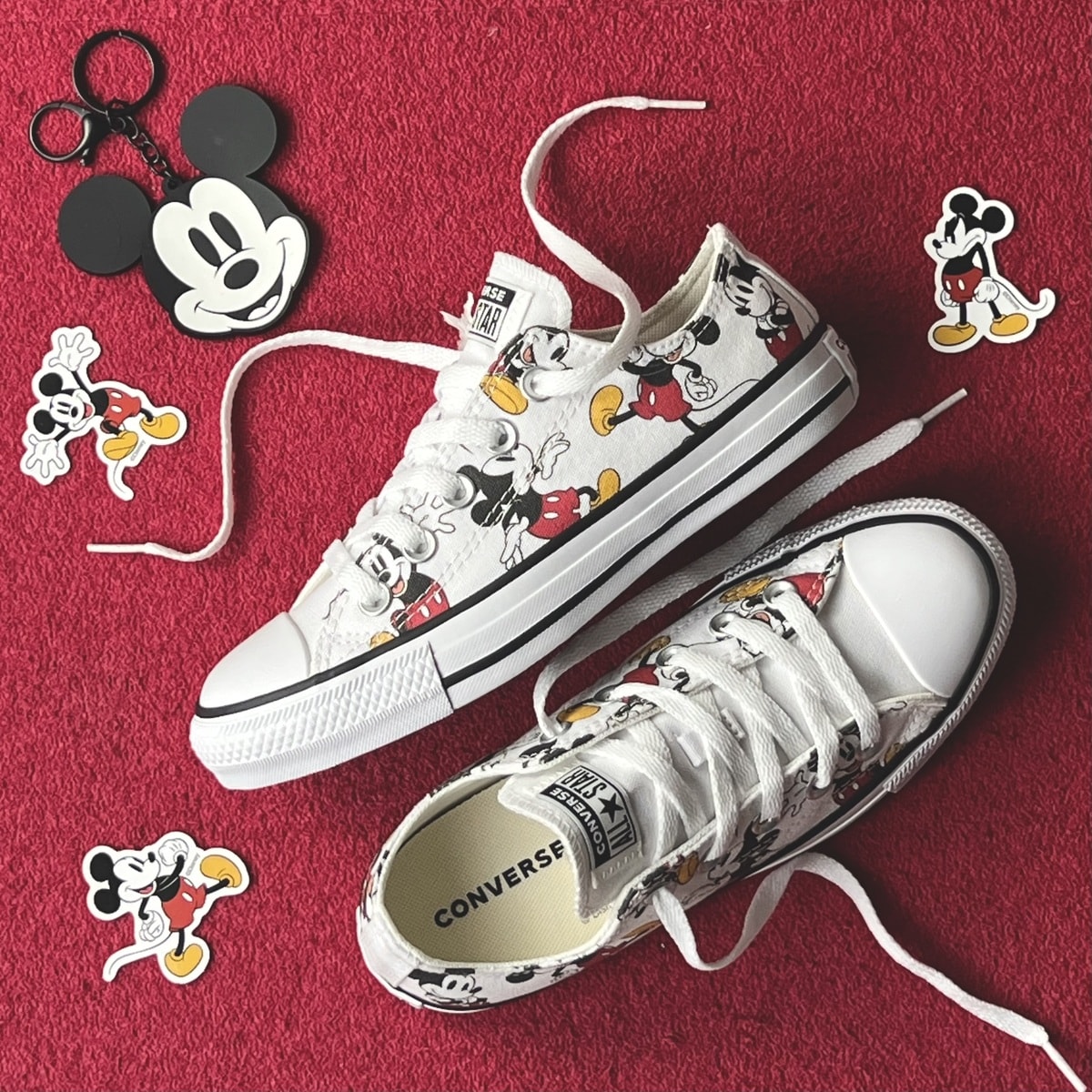 ミッキー❤️ Tênis Converse Chuck Taylor All Star Disney Mickey e Minnie Branco