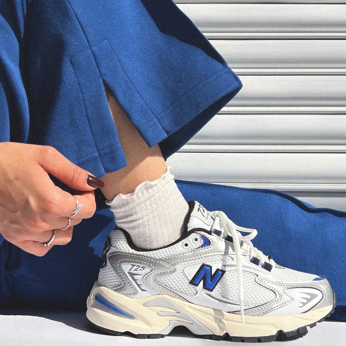Tênis New Balance 725 Branco Azul Ml725c1 | Espaço.con SNEAKERS & Co.
