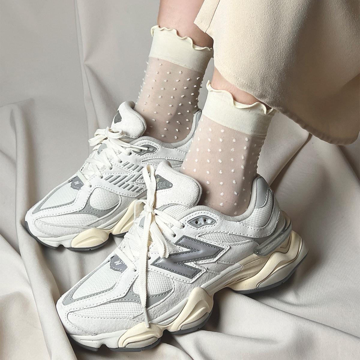 Tênis New Balance 9060 Branco Off Cinza U9060zgf | Espaço.con