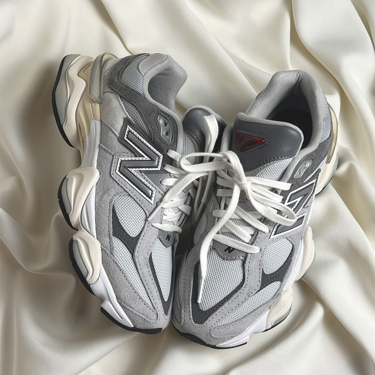 Tênis New Balance 9060 Cinza Branco U9060gry | Espaço.con SNEAKERS