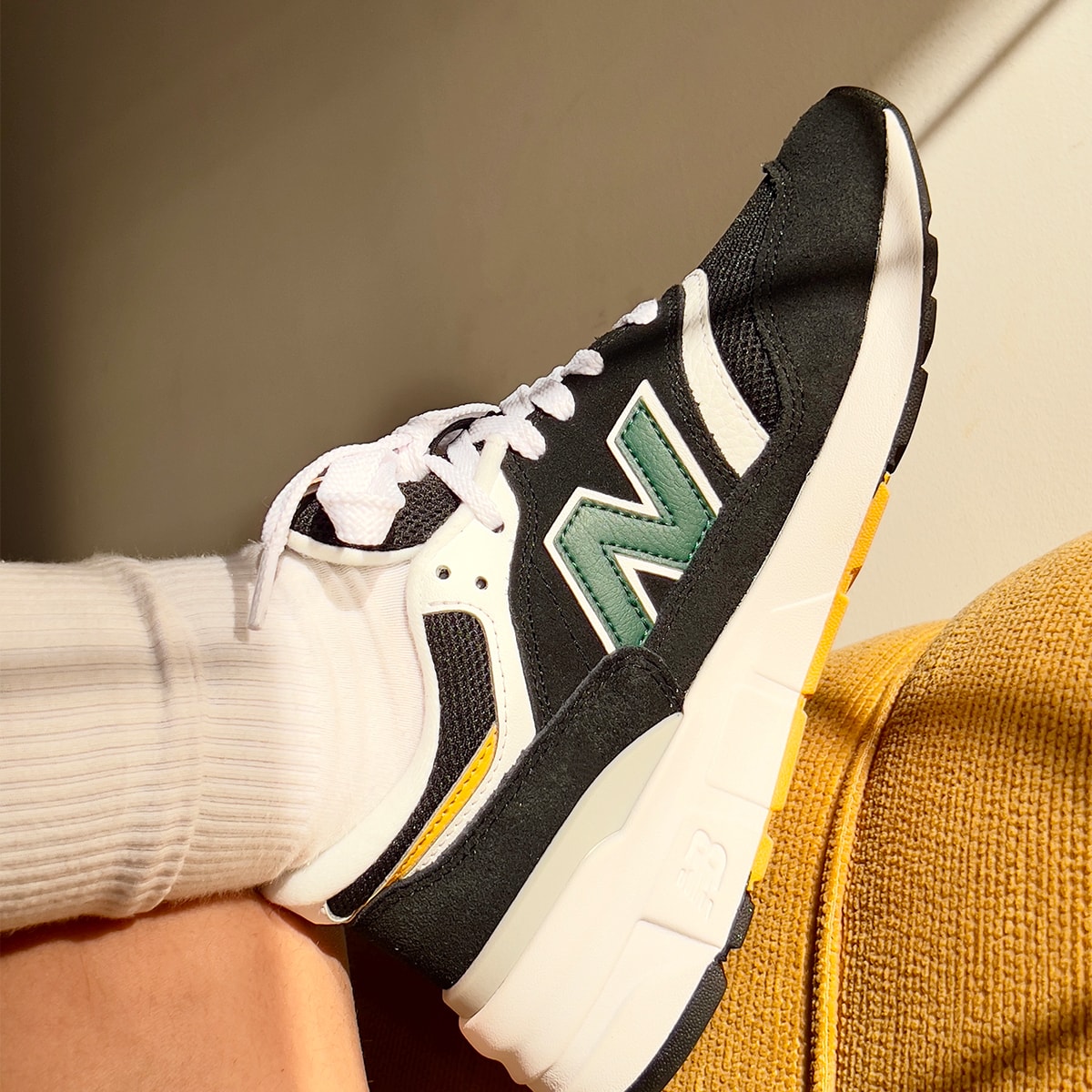 Tênis New Balance 997r Preto Verde SNEAKERS - Main Image