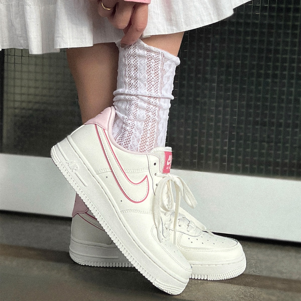 Tênis Nike Air Force 1 '07 Essential White Pink Io4226-104