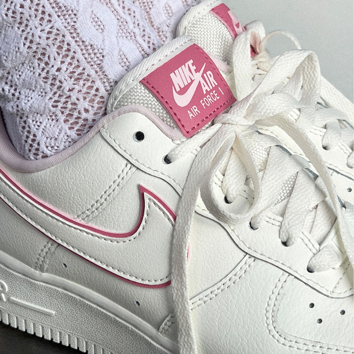 Tênis Nike Air Force 1 '07 Essential White Pink Io4226-104