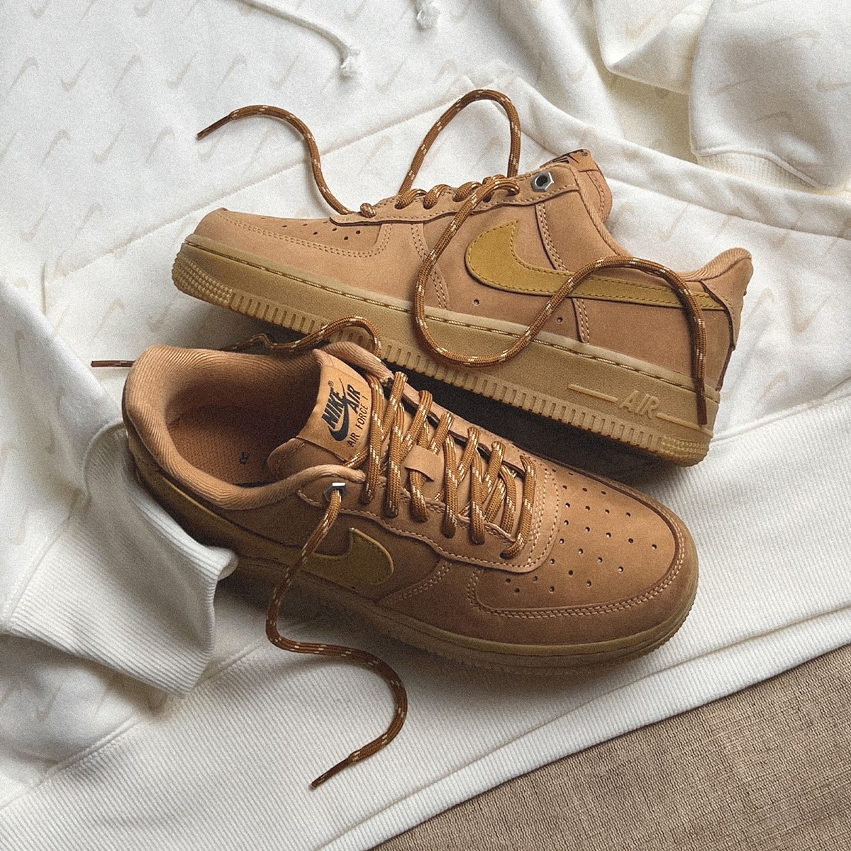 Tênis Nike Air Force 1 Flax Wheat Fz7372-200 | Espaço.con SNEAKERS