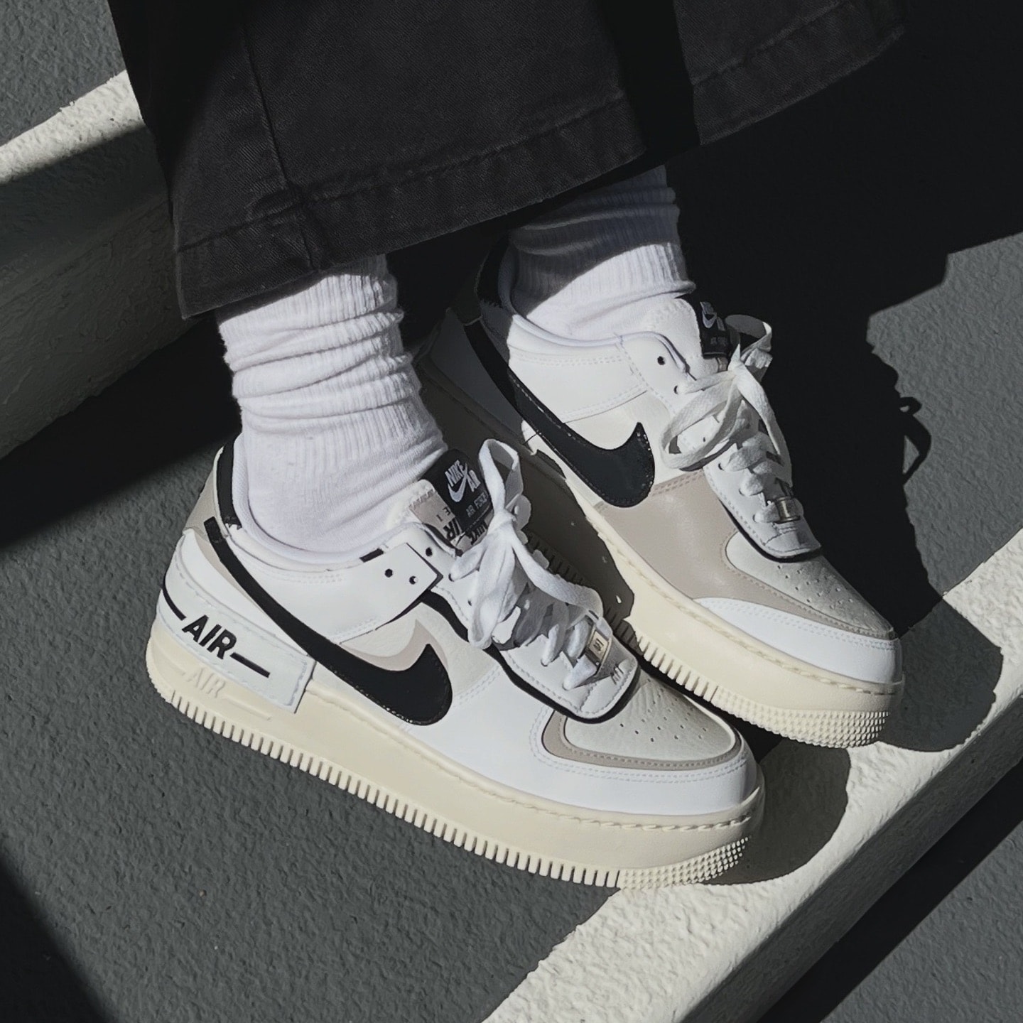 Tênis Nike Air Force 1 Shadow White Off Noir College Grey