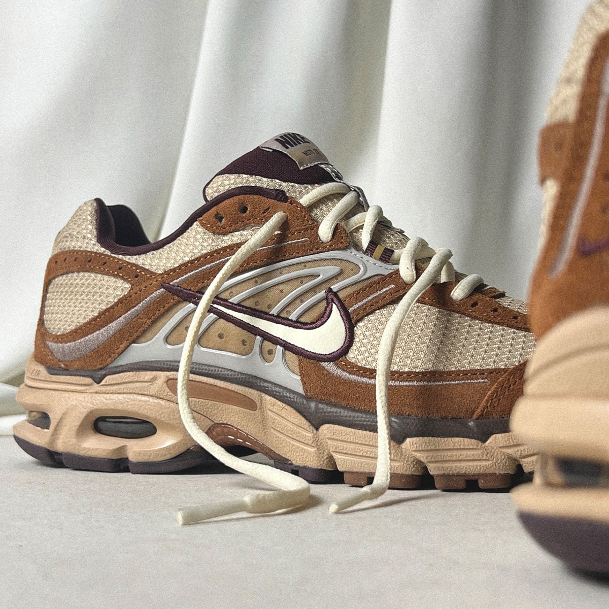 Tênis Nike Air Max Moto 2K Marrom Iq3410-281 | Espaço.con SNEAKERS
