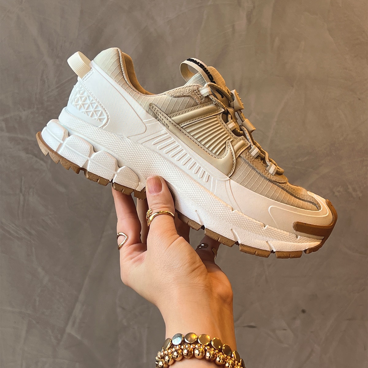 Tênis Nike Zoom Vomero Roam Light Stone Hq2181-100 | Espaço.con