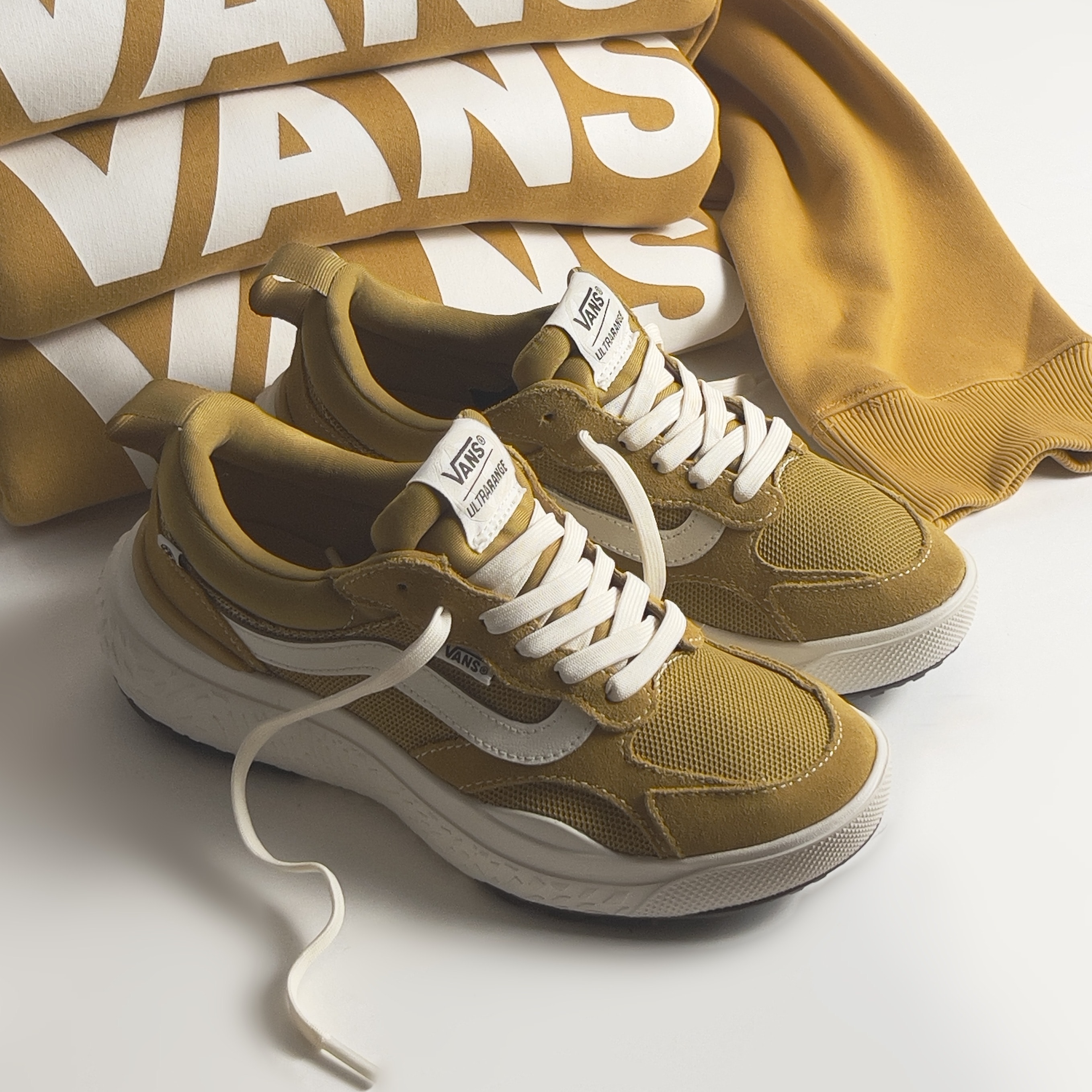 Tênis Vans Ultrarange Neo Vr3 Vintage Yellow Vn000cwekm3 | Espaço